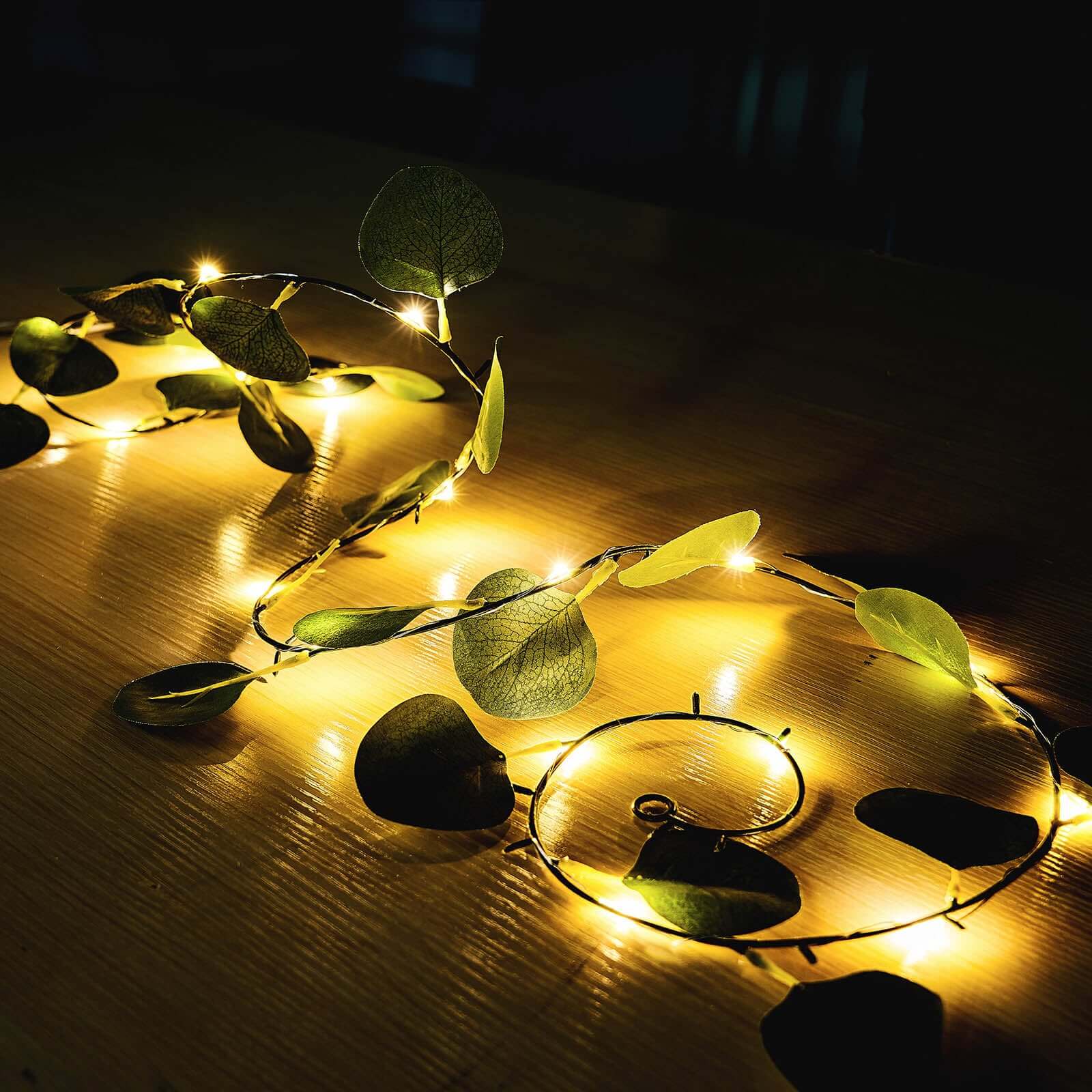 20 LED Vine String Lights Eucalyptus Leaf Design Green Warm White - Battery Operated Home Décor 7ft