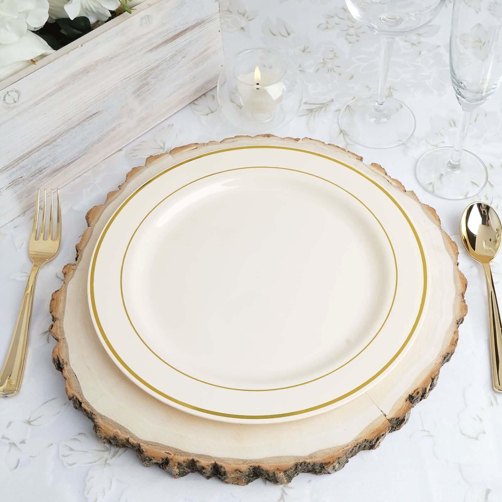 10-Pack Plastic Dinner Plates Ivory with Très Chic Gold Rim - Disposable Party Plates for Gatherings 10"