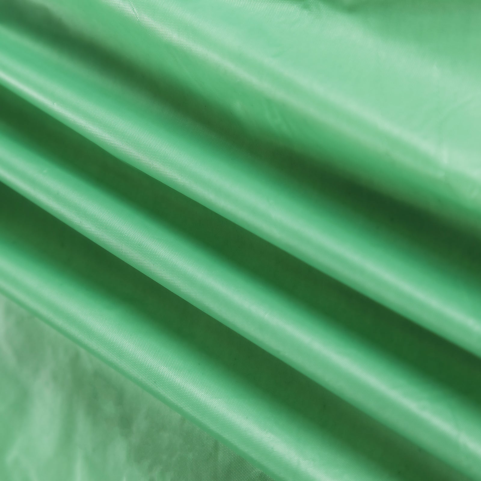 5-Pack Plastic Table Covers Sage Green Round - Durable PVC Disposable Tablecloths for Events 84"