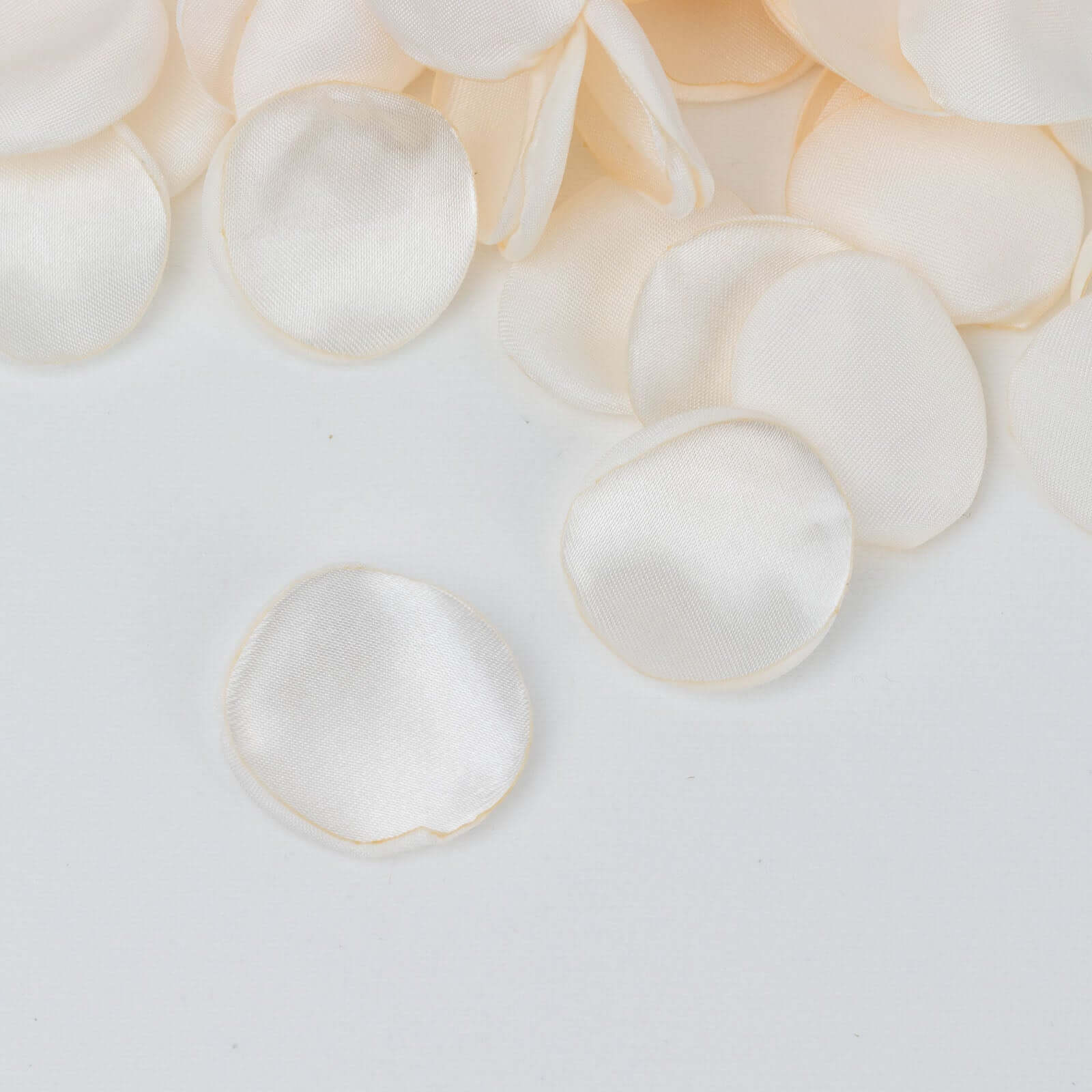 400-Pack Rose Petals Life-Like Flower Confetti Shiny Ivory Silk Round - Perfect for Event Tables 2"