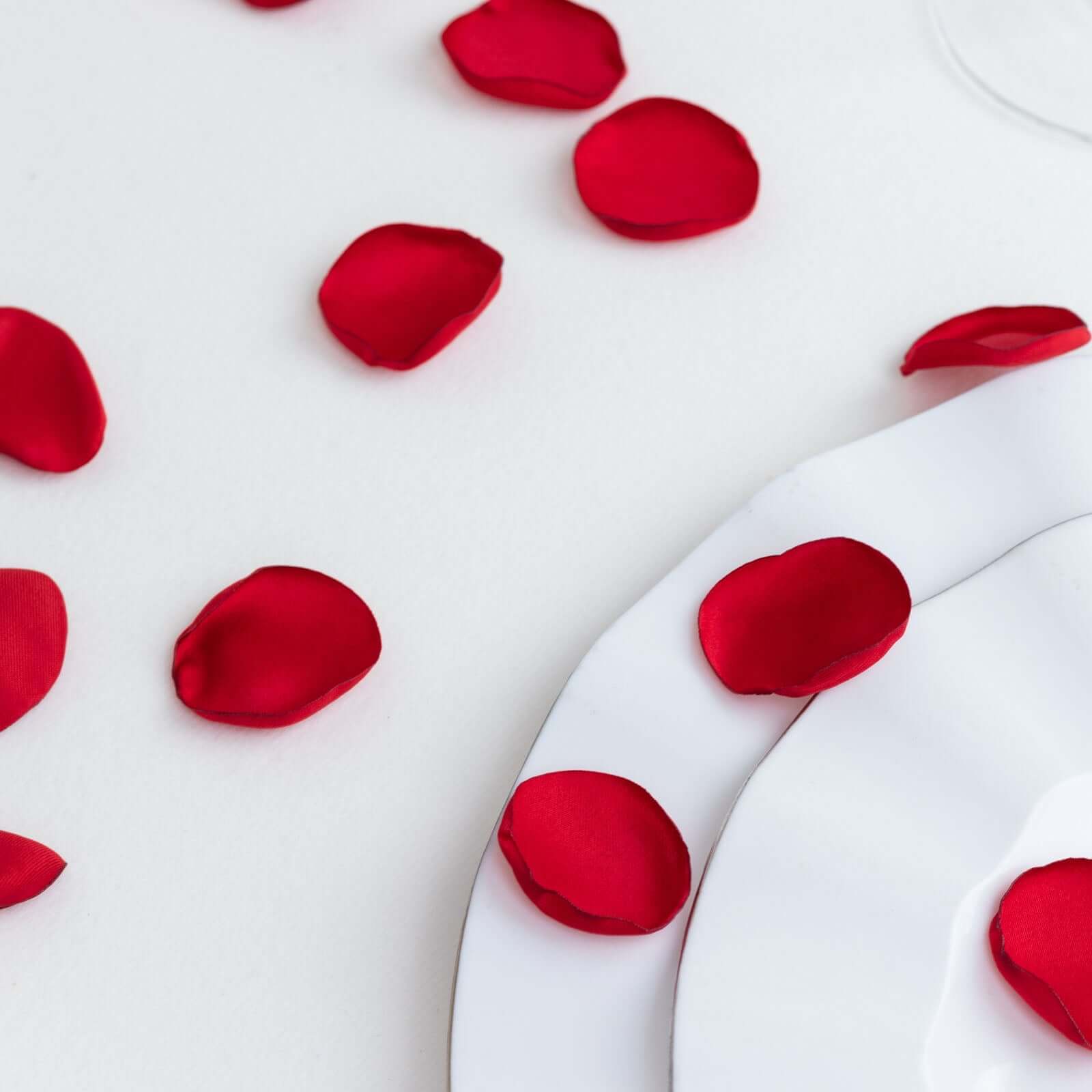 400-Pack Rose Petals Life-Like Flower Confetti Red Matte Silk Round - Perfect for Event Tables 2"