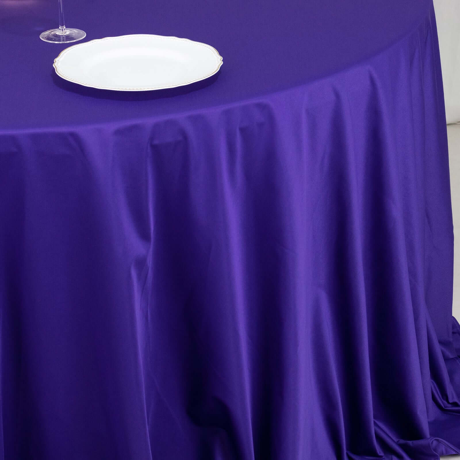 Scuba Round 132" Tablecloth Purple - Wrinkle Free & Stain Resistant Seamless Table Cover