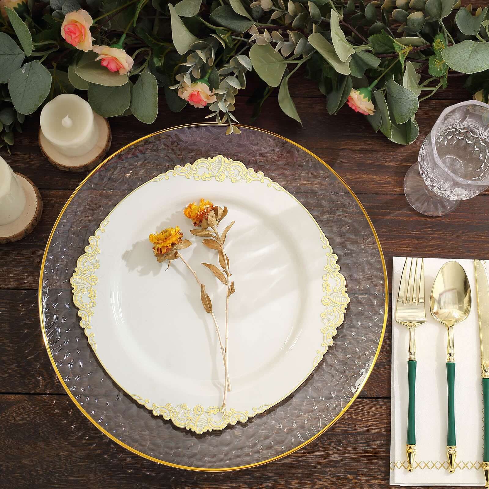 20 Pack Economy Plastic Round Charger Plates 13" in Clear Hammered Design with Gold Rim - Table Setting Plates